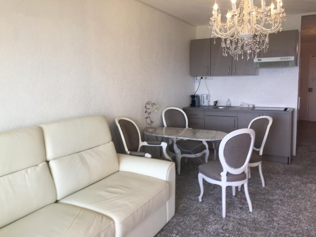 Dionysos Vue Mer Cannes Habitación foto