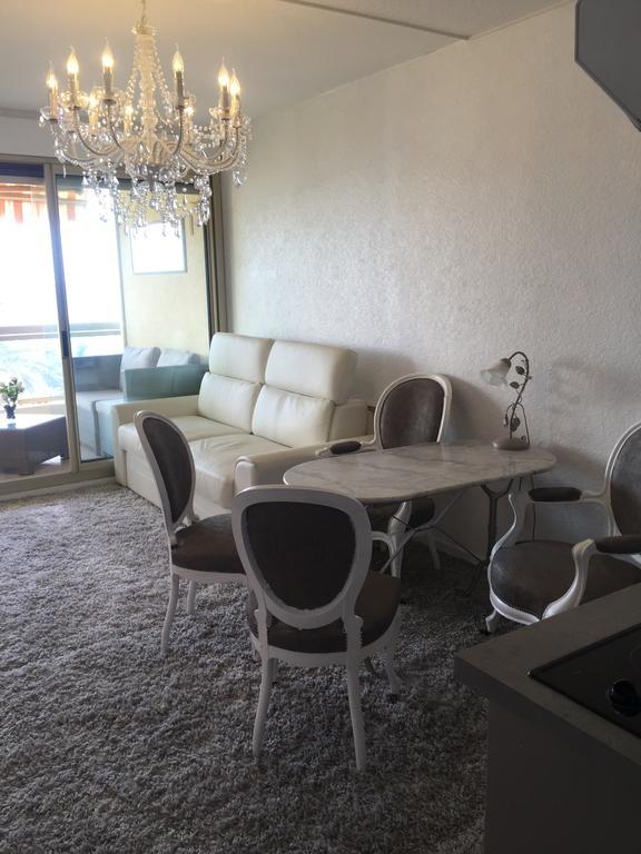 Dionysos Vue Mer Cannes Habitación foto