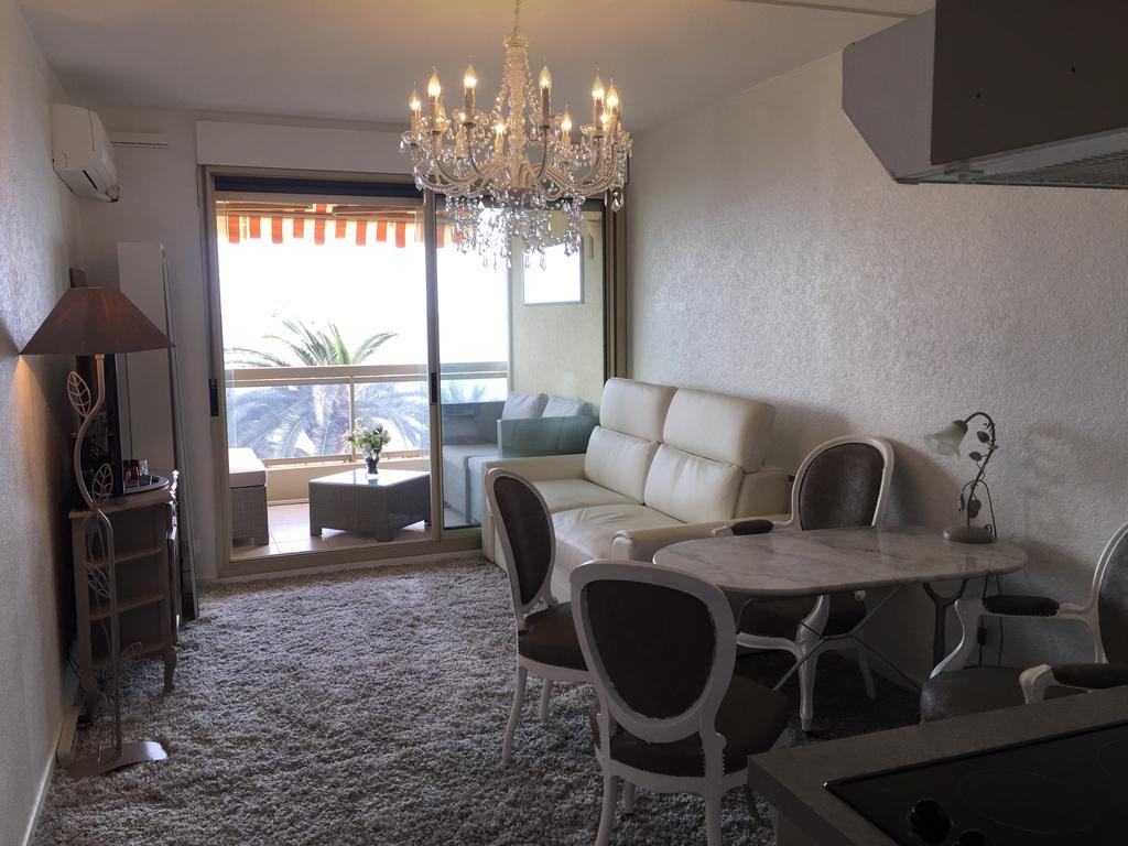 Dionysos Vue Mer Cannes Habitación foto